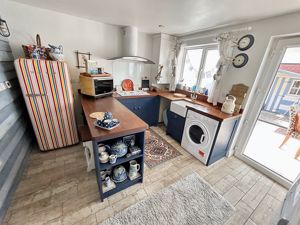 Kitchen- click for photo gallery